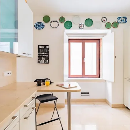 Apartment Mercy Ii, In The Heart Of Chiado Lisbon
