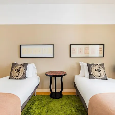 Chiado Mercy Ii With Ac Apartman Lisboa