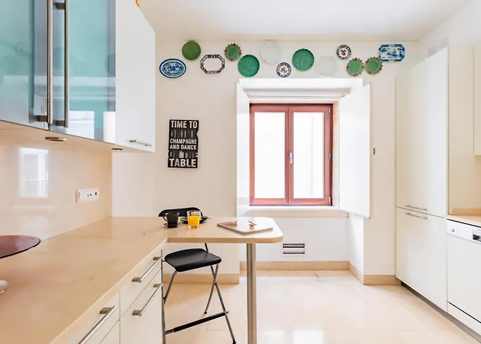 Apartment Chiado Mercy Ii With Ac *