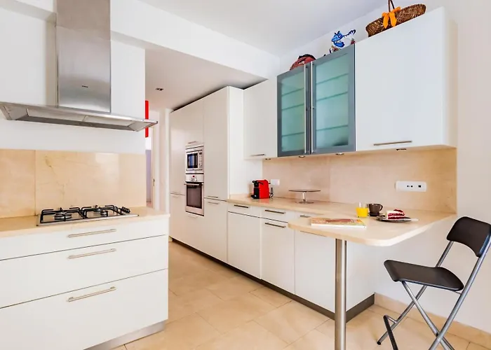 Apartment Chiado Mercy Ii With Ac