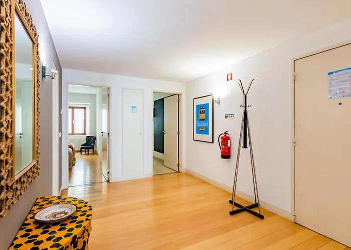 Chiado Mercy Ii With Ac Apartman